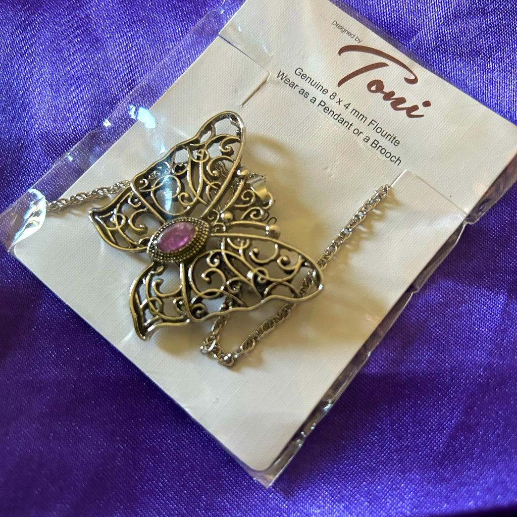 Toni Nwt Silver Tone Metal Butterfly Flourite Pendant Necklace.